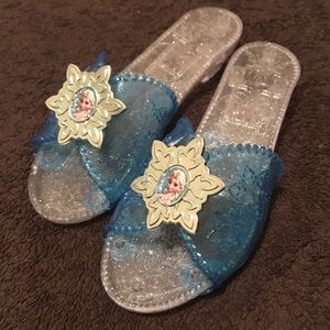 Frozen Elsa dress up shoes.